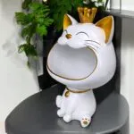Premium Cat Showpiece Resin Figurine with Storage Organizer Tray – close-up detail